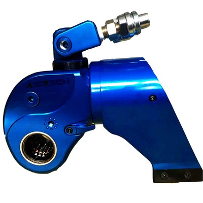 Large Bolts Hydraulic Torque Wrenches Are Fastened And Disassembled Using Aluminum Light Weight